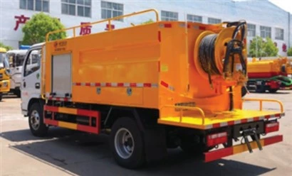 Camion de aspirație de înaltă presiune