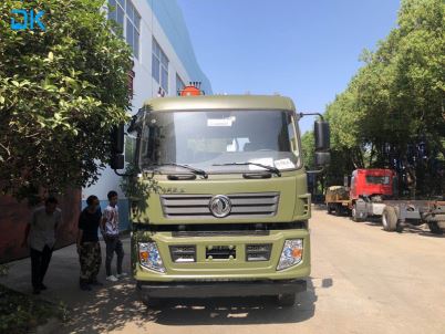 Camion de macara 6WD